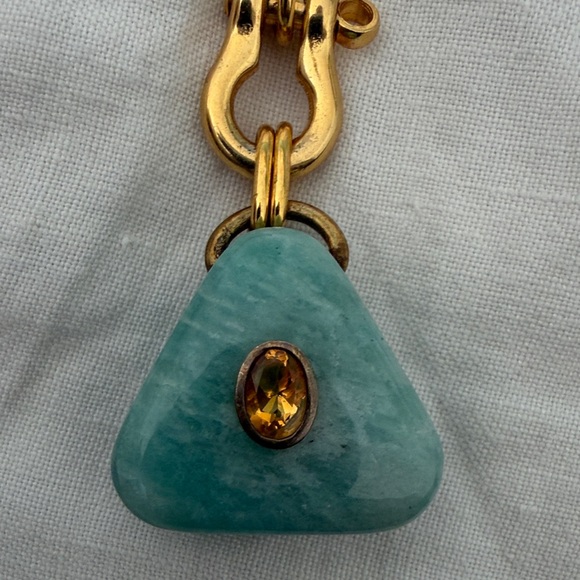 Chic Gold and Green Pendant Necklace - Picture 4 of 5
